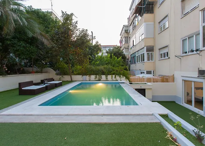 Alvalade Terrace And Pool